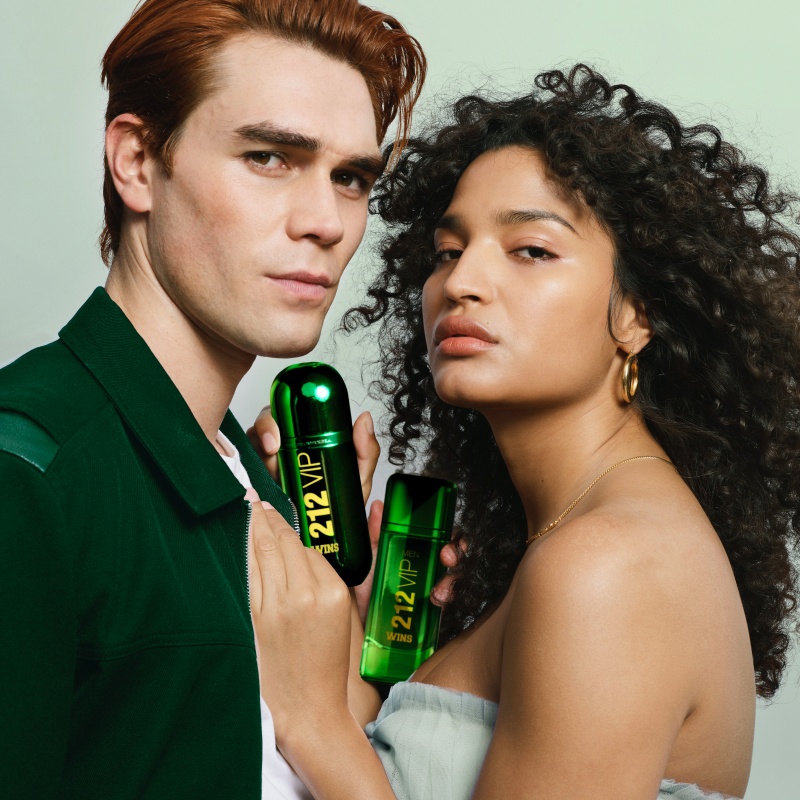 Carolina Herrera 212 VIP 新成員「綠色奇蹟男女淡香精」以柑橘香基調為生活注入滿滿正能量