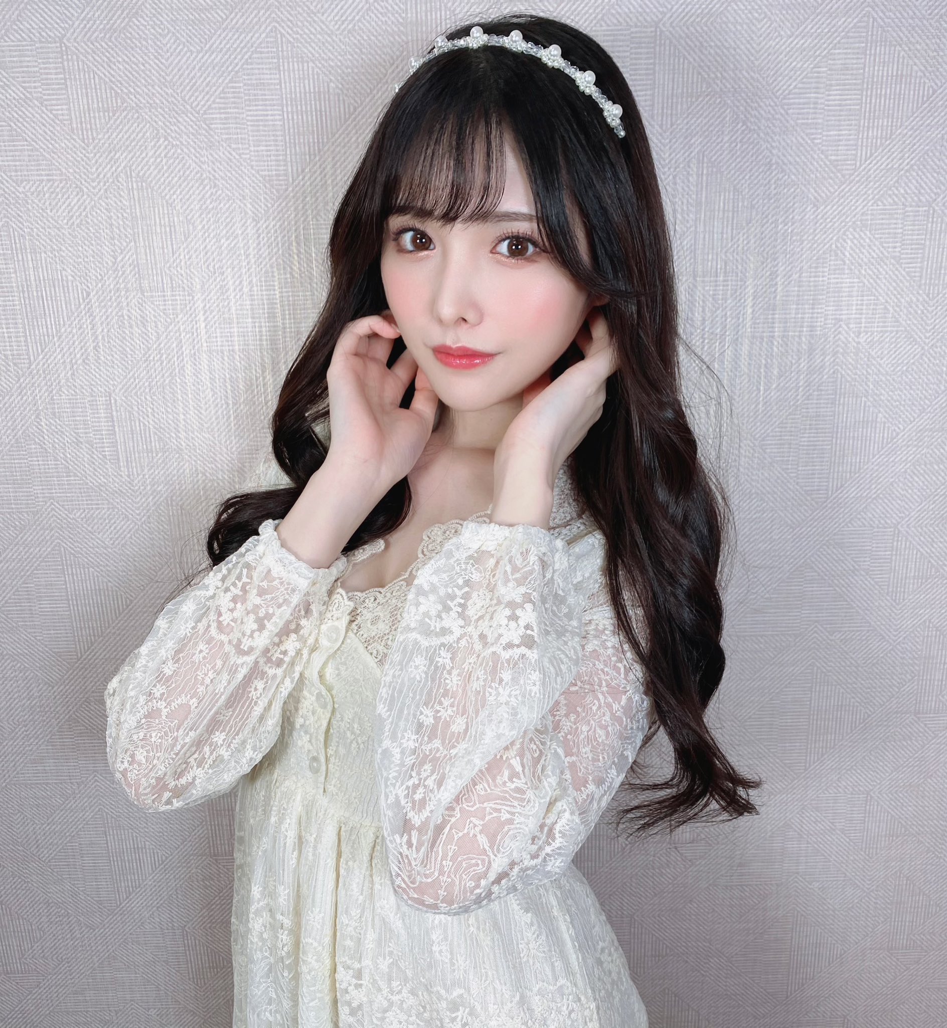 招牌長髮掰掰！暗黑界最強美腿「橋本有菜」短髮新造型亮相！老司機：「以為是新人女優」