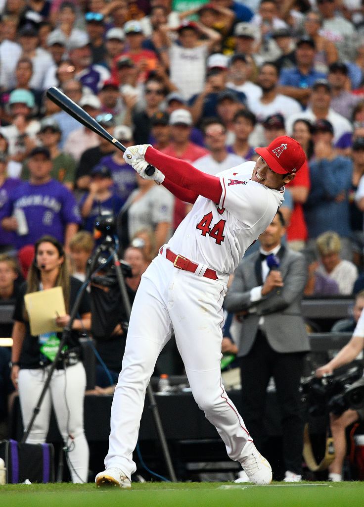 場下也喜感十足？大谷翔平打不開冰箱影片笑翻網友，內行人指出背後原因其實不是天然呆！