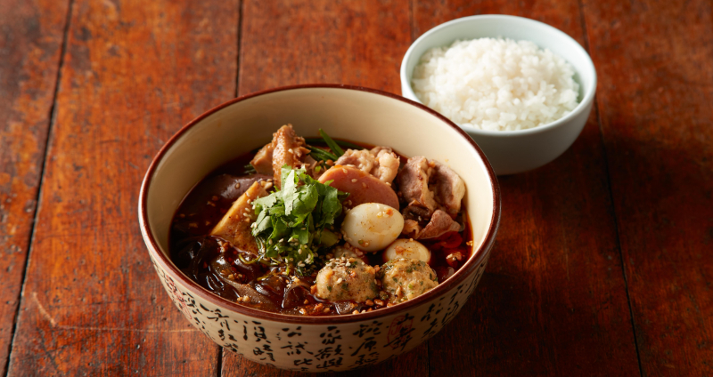 爽吃豐盛食材！麻辣 45 首推「麻辣珍寶燙」，在家就能享受「微麻辣」爽感