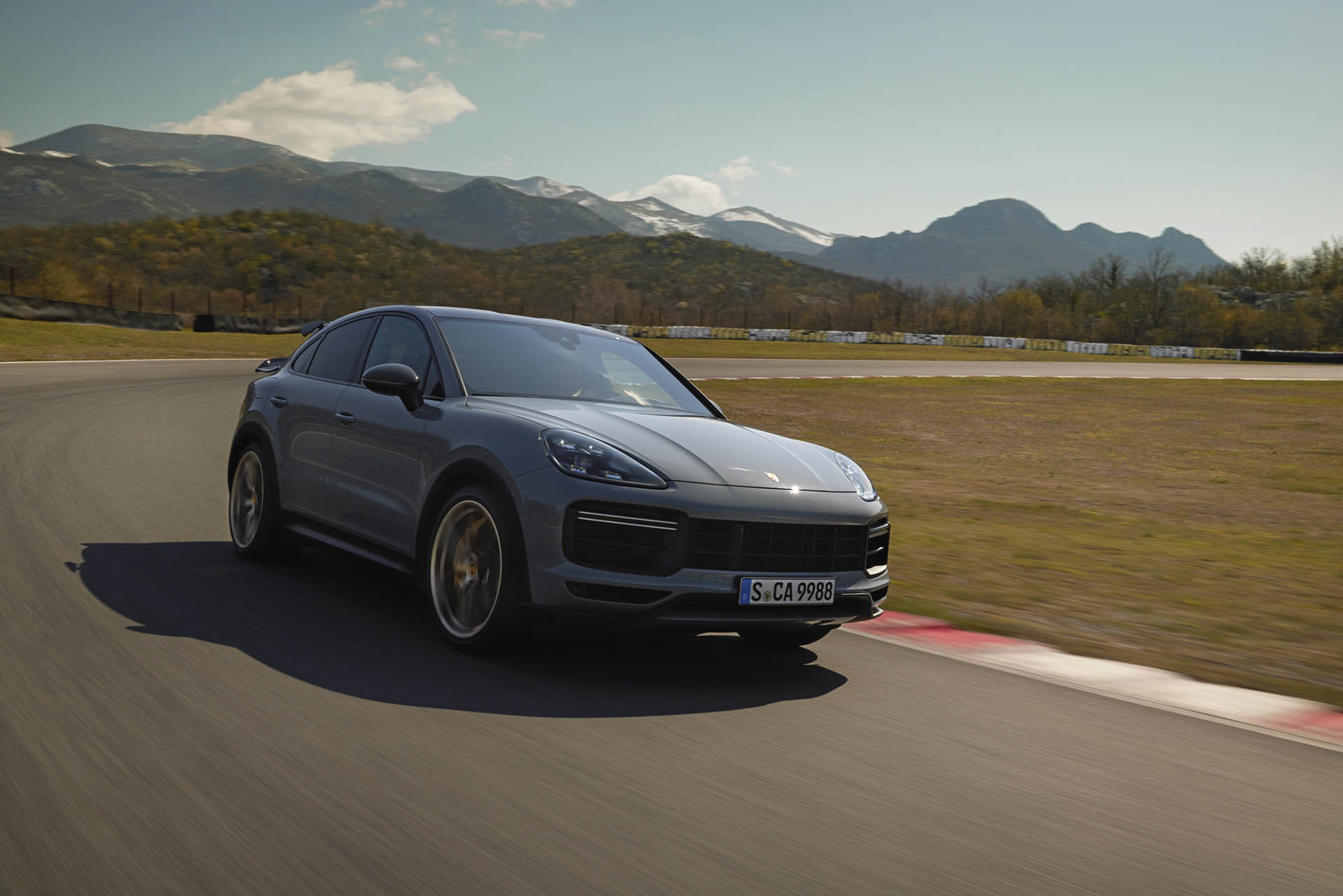 Porsche Cayenne Turbo GT-3