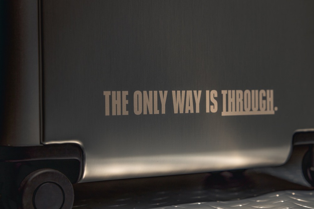 注入鋼鐵意志！UNDER ARMOUR 為菁英運動員打造「Team UA專屬應援行李箱」，限量好禮期間限定免費送！