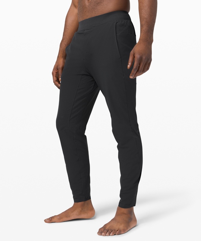 台中必朝聖店鋪再加一！加拿大服飾品牌　　lululemon 重磅進駐台中， 熱汗生活注入本地台灣味！
