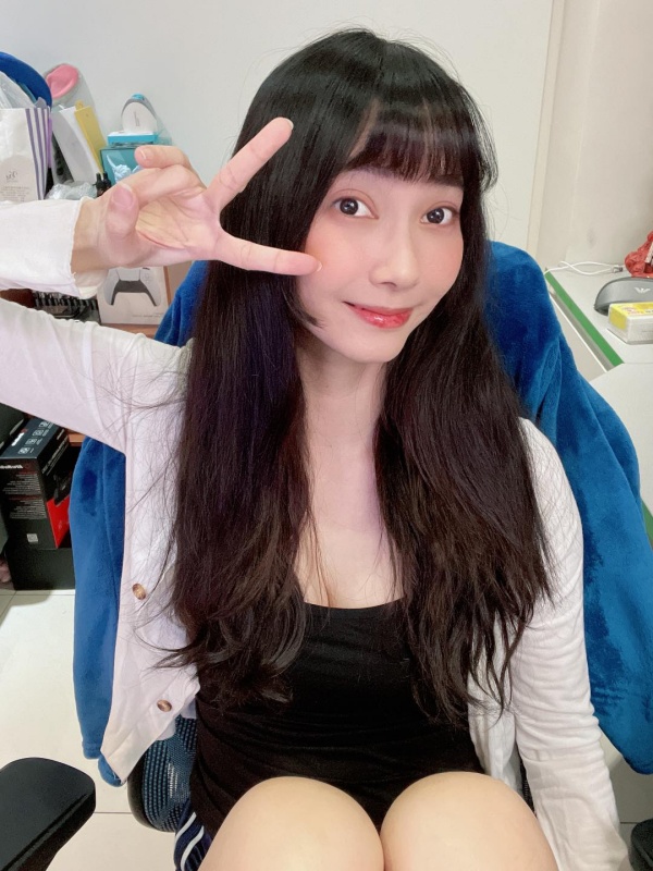 直播主網紅 Sandy 珊迪私密生活遭駭外流！沉默 2 天首發聲：很煎熬　網友齊聲送暖「你很棒！加油！」