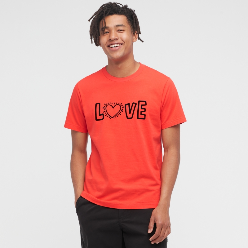 台灣販售預告｜ 這波真的幹大事！ UNIQLO 一次攜手三位當代藝術大師打造聯名 UT 系列，竟還推出鞋款和碗盤！