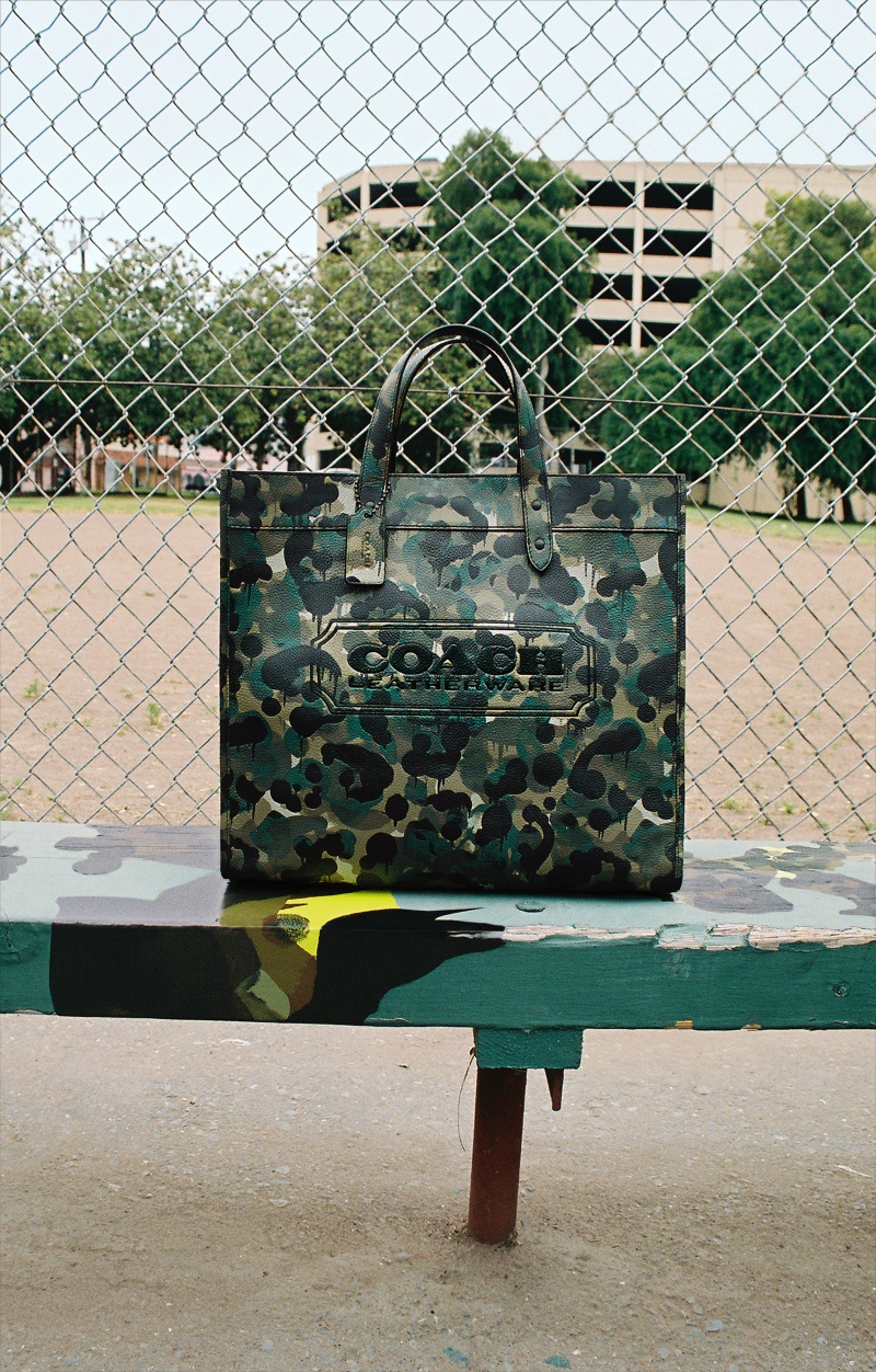 Michael B. Jordan 、林書豪及 Quincy 等大神演繹！ COACH 正式發佈 Camo Print 迷彩印花系列