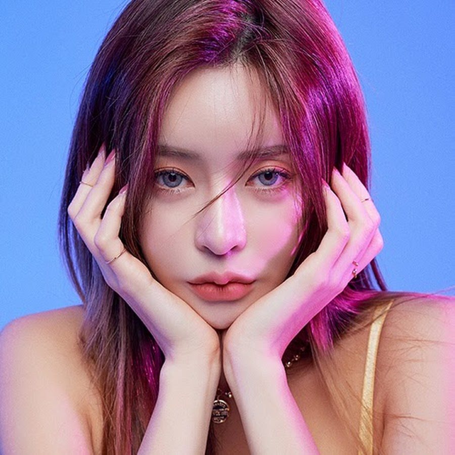 堪稱最強？除了台灣 E 奶林襄，這兩位「換衣影片 Youtuber」也是無聲勝有聲