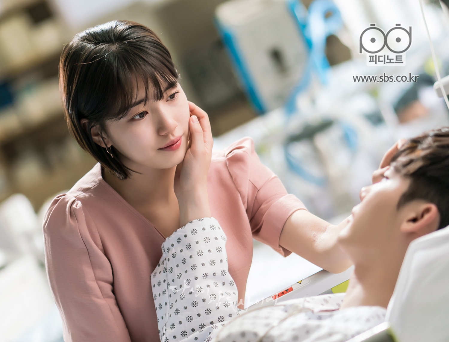 被 JYP 喻為全能型藝人的她，帶你認識這位「國民初戀」裴秀智！