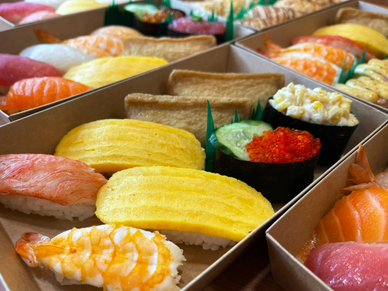 驚喜雙重奏！「角落小夥伴」出沒藏壽司，豪華升級版餐盒再添頂級海味
