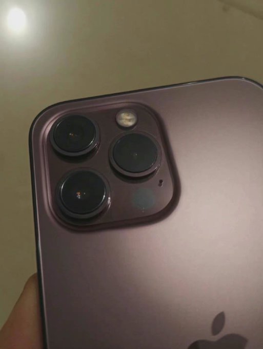 iPhone 13 Pro 玫瑰金模型機諜照首度曝光，果粉：等了 5 年經典終於要回來啦！