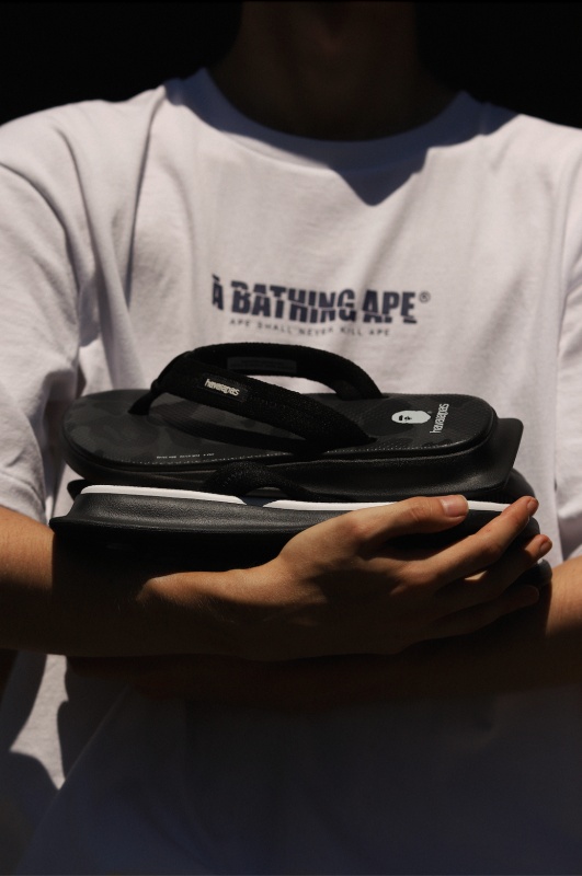 台灣販售預告｜今夏最潮聯名人字拖 BAPE x Havaianas 首批上線秒殺，第二波「這天」開搶！