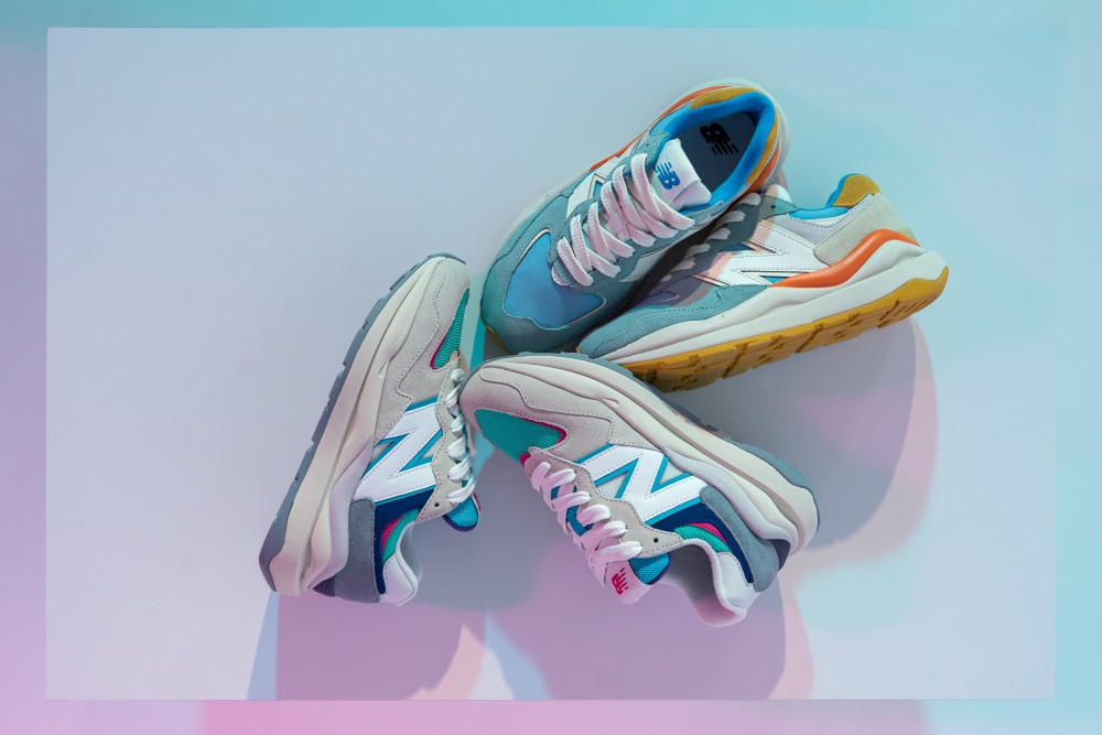 國民妹妹又讓人戀愛了！ IU李知恩上腳 NB 57/40 詮釋率性工裝風格！