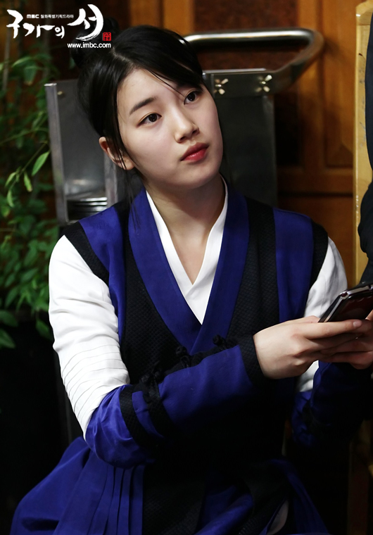 被 JYP 喻為全能型藝人的她，帶你認識這位「國民初戀」裴秀智！