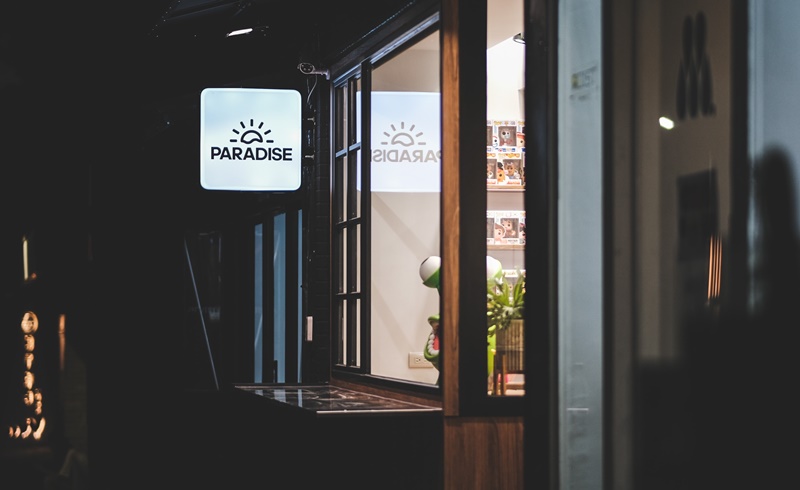 歡慶第 15 年頭！台北玩具名所 Paradise 攜手龍家昇打造專屬改裝開幕活動，加碼開賣奈良美智限量檯燈！
