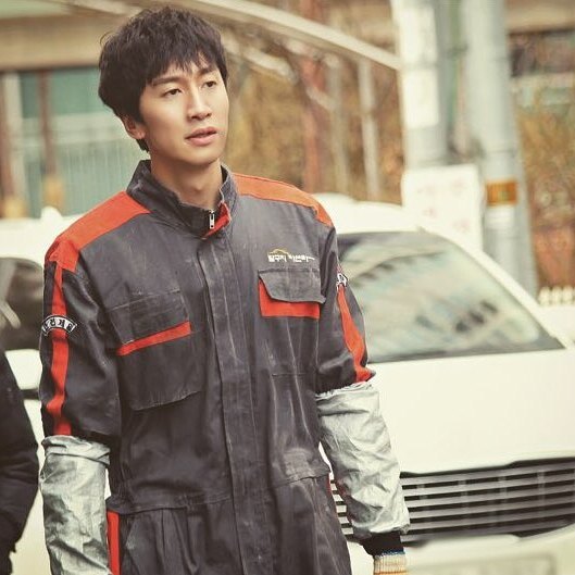 關於「李光洙」的 9 階段：前《Running Man》背叛者但私下卻「美談富人」，比諧星還好笑的演員！