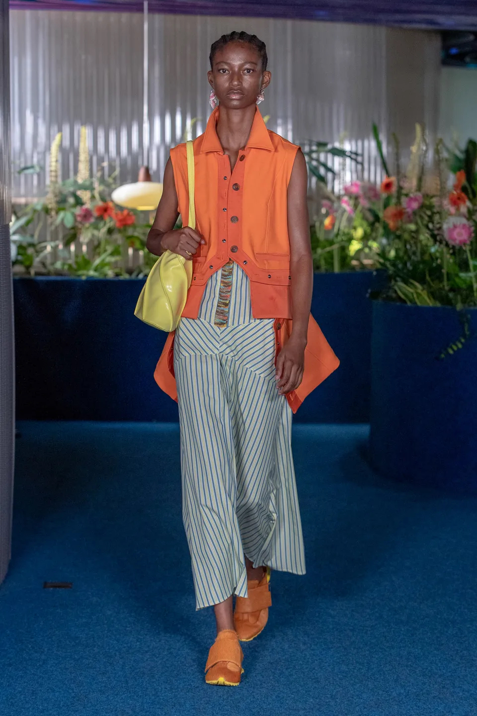 Kiko Kostadinov 2022 春夏女裝系列發佈，這是在海邊享受夕陽落下的記憶