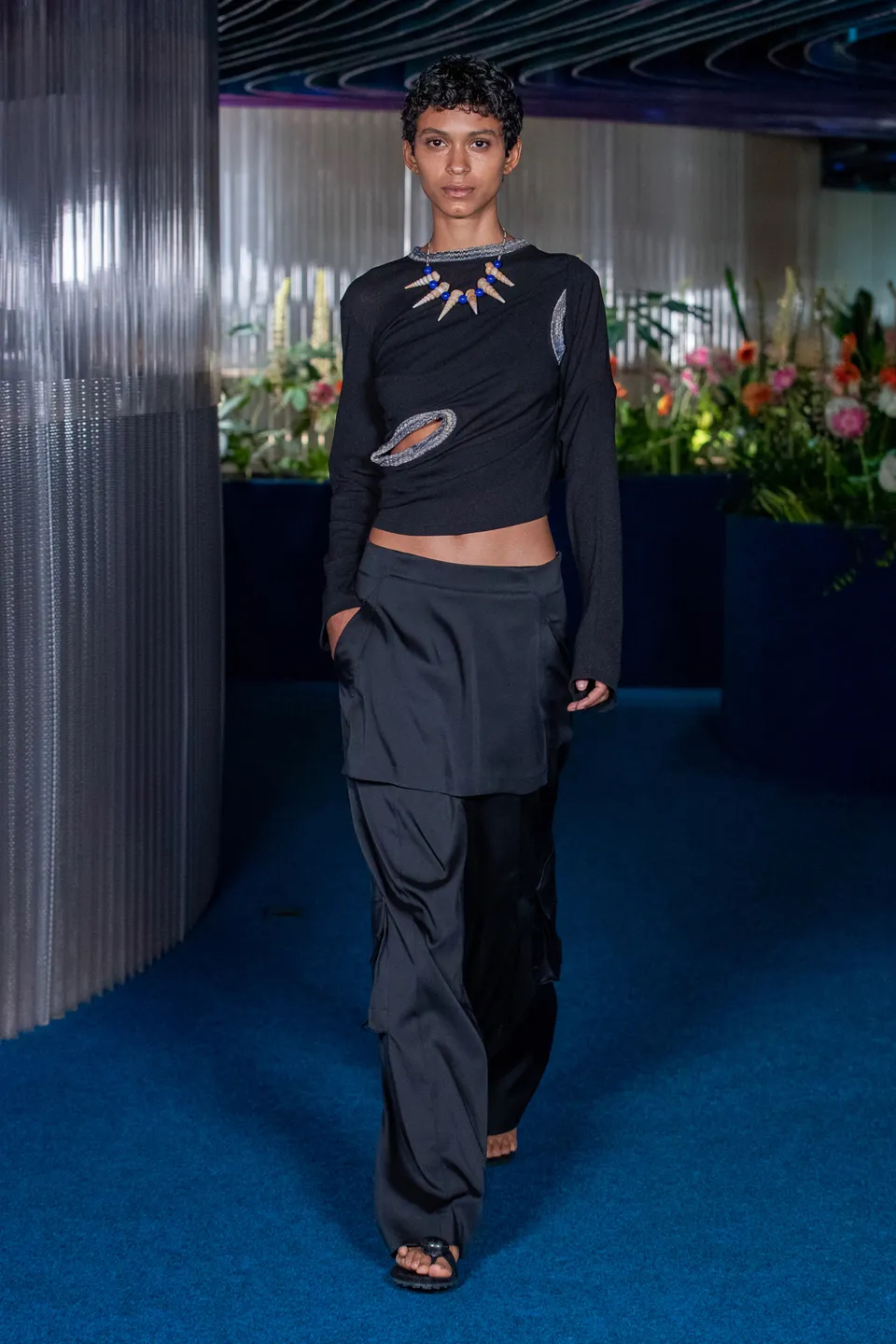 Kiko Kostadinov 2022 春夏女裝系列發佈，這是在海邊享受夕陽落下的記憶