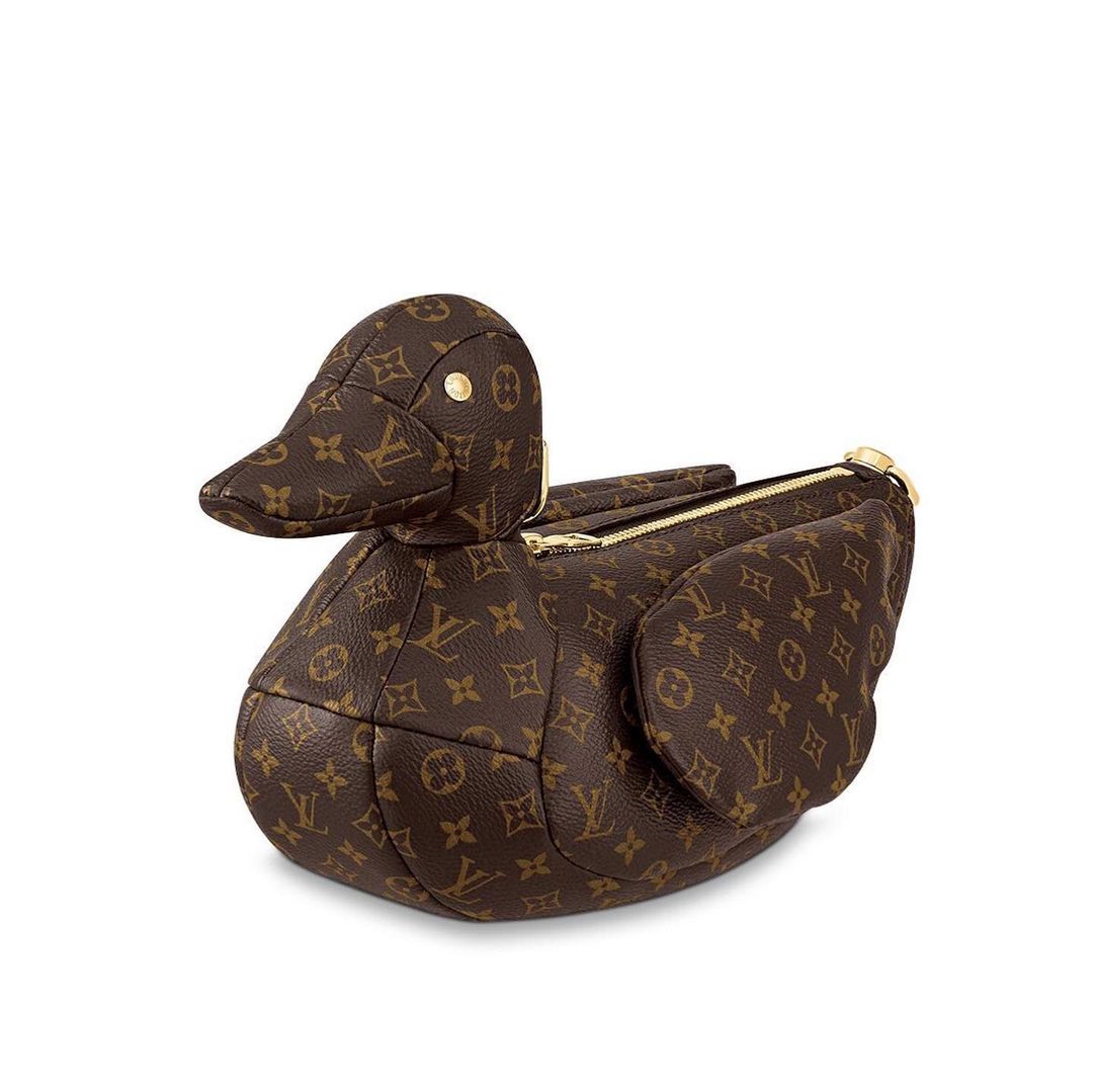 定價高達 13 萬台幣！ NIGO x  Louis Vuitton 全新聯名立體「鴨包」登場！