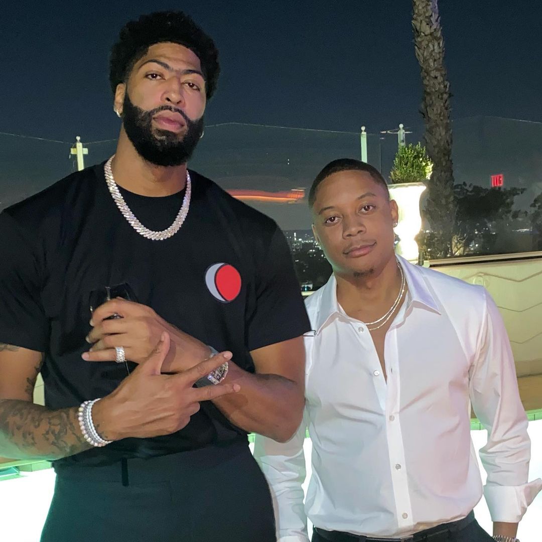 比冠軍戒更重要的戒指！ 一眉哥低調完婚交往 5 年女友 蜜月旅行 10 天後歸隊訓練