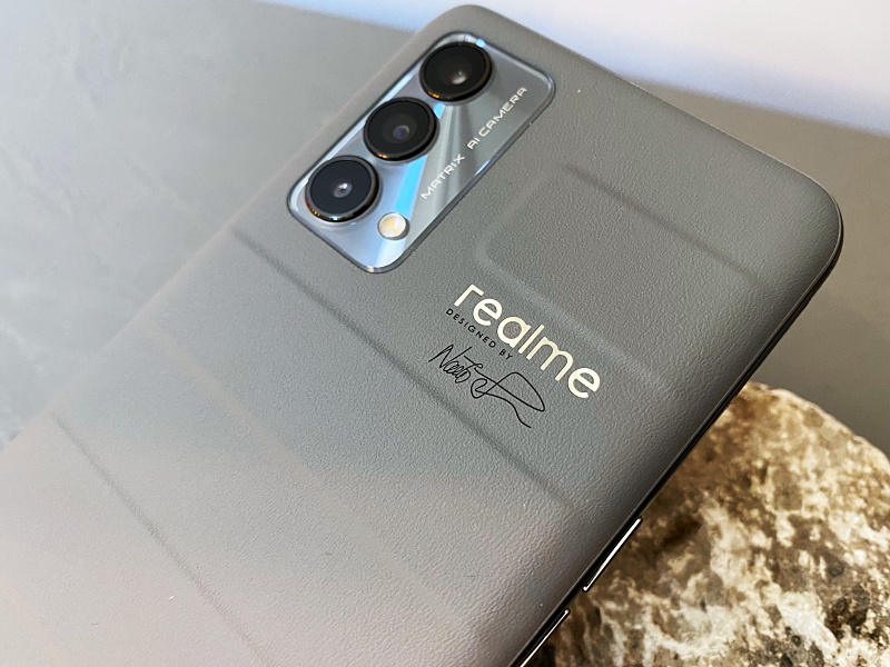 日本設計師深澤直人旅行箱加持「realme GT大師版」初登台！街拍濾鏡隨時喚起旅行的美好！