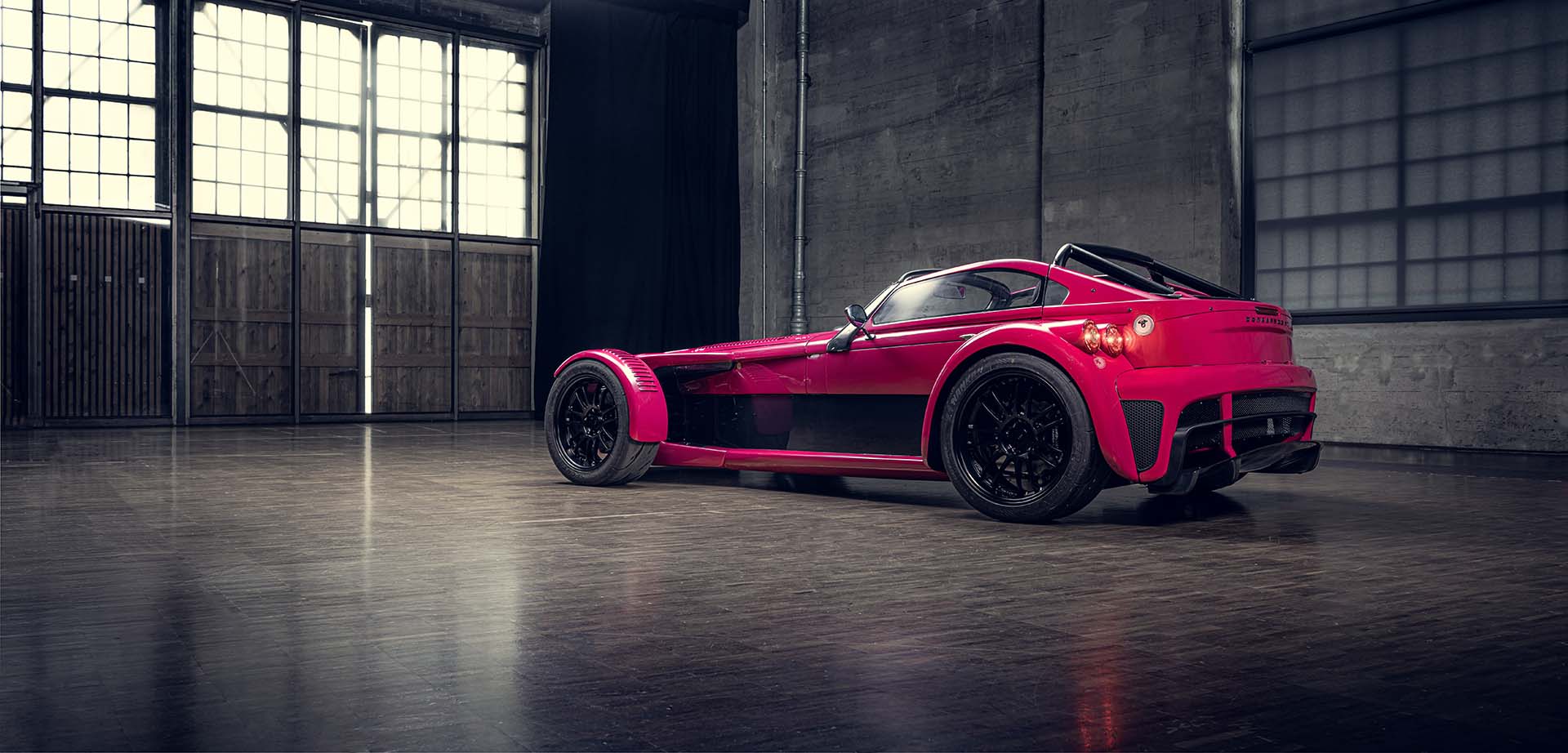 車庫怎能缺這酷玩意兒？Donkervoort 推出 D8 GTO Individual Series 復古跑車！