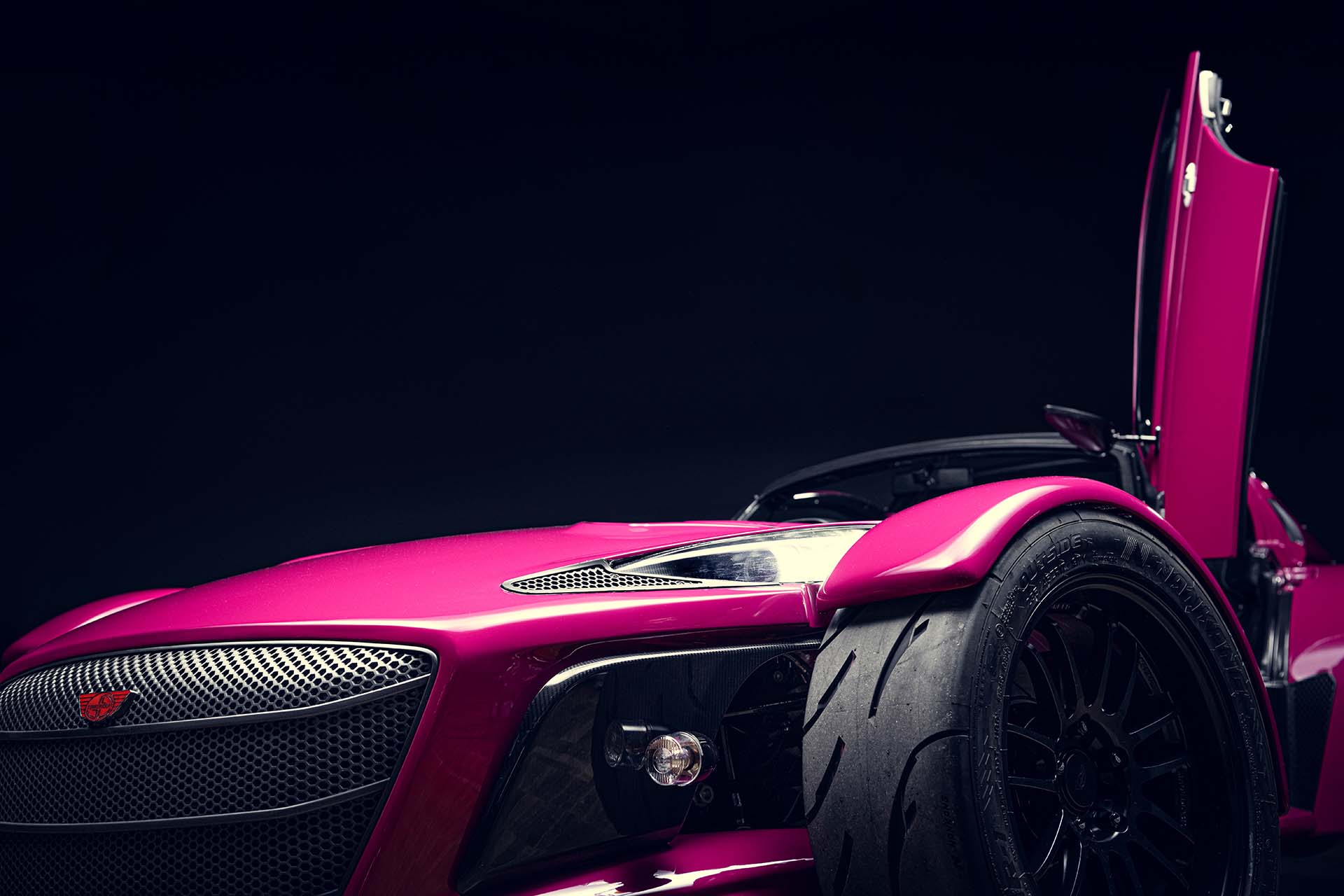 車庫怎能缺這酷玩意兒？Donkervoort 推出 D8 GTO Individual Series 復古跑車！