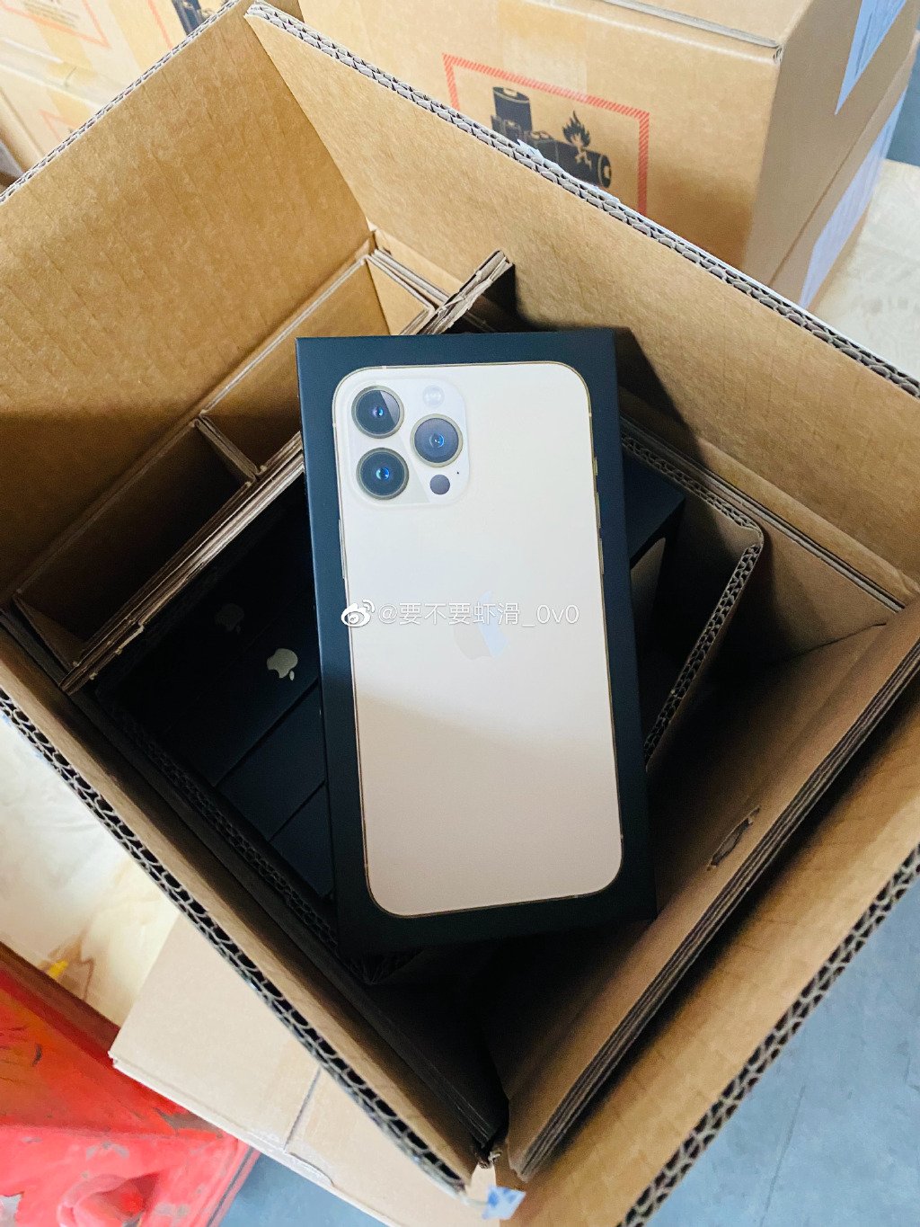 最新 iPhone 13 市售包裝盒諜照流出！捨棄塑膠封膜改用「這方式」繼續愛地球