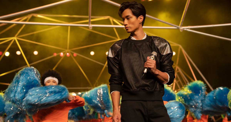 一個亞洲巨星的誕生！《梅艷芳》新款海報展現親情、友情和恩情，「三位重要人物」伴走一生