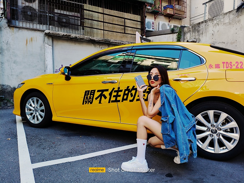 日本設計師深澤直人旅行箱加持「realme GT大師版」初登台！街拍濾鏡隨時喚起旅行的美好！