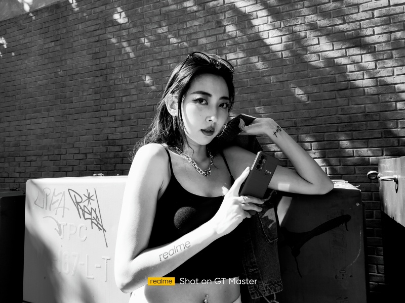 日本設計師深澤直人旅行箱加持「realme GT大師版」初登台！街拍濾鏡隨時喚起旅行的美好！