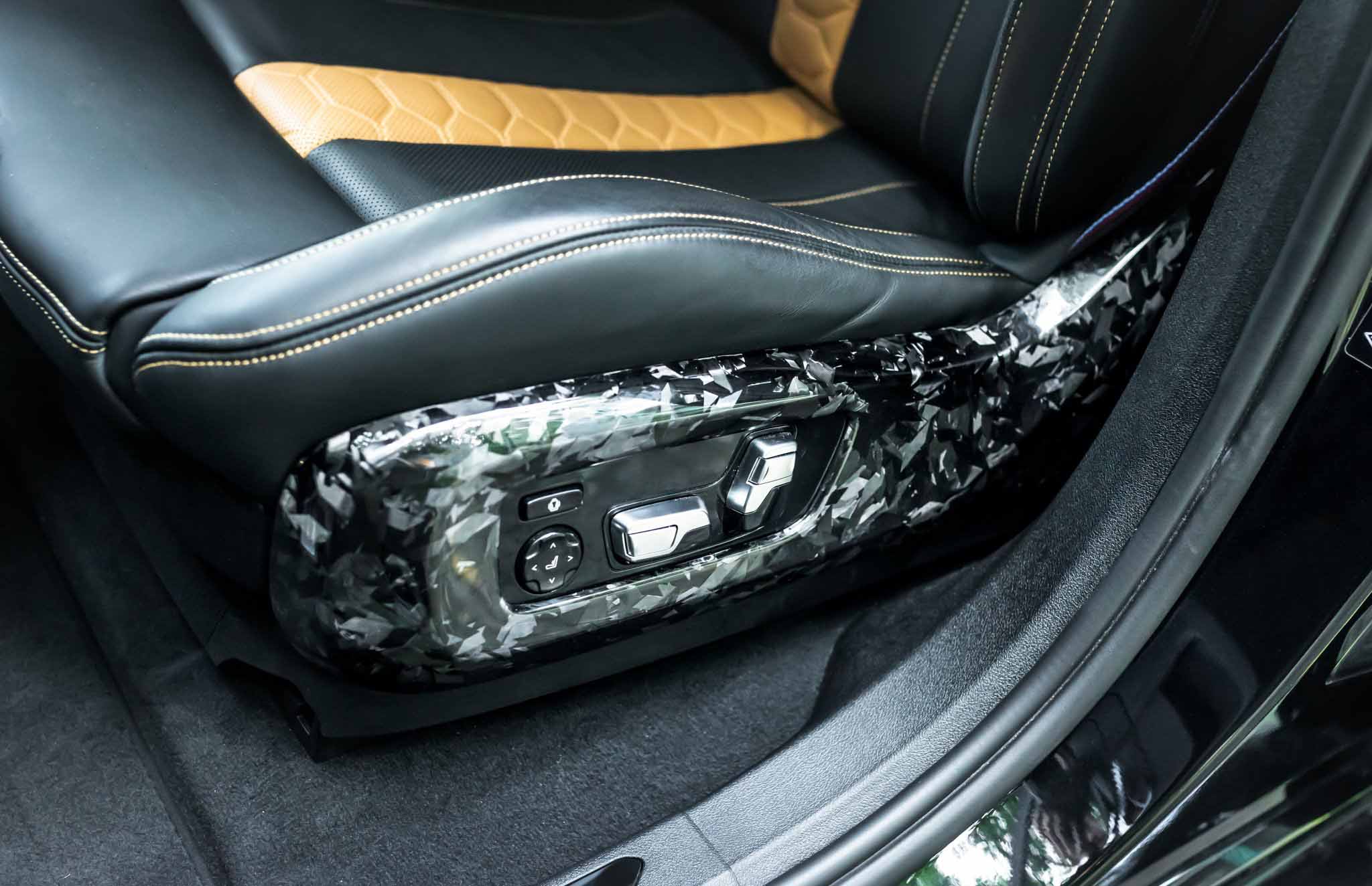 狂野 × 騷氣？有 MANHART MHX6 700 WB 一次滿足！