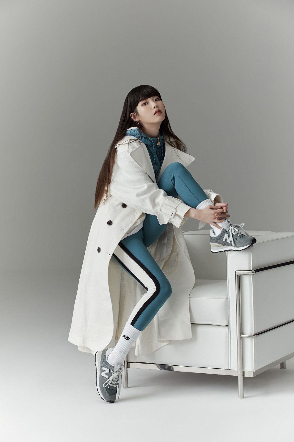 跟著老婆穿就對啦！IU 搶先實著 New Balance XC-72 詮釋新秋冬時尚穿搭，復古 574 也超美！