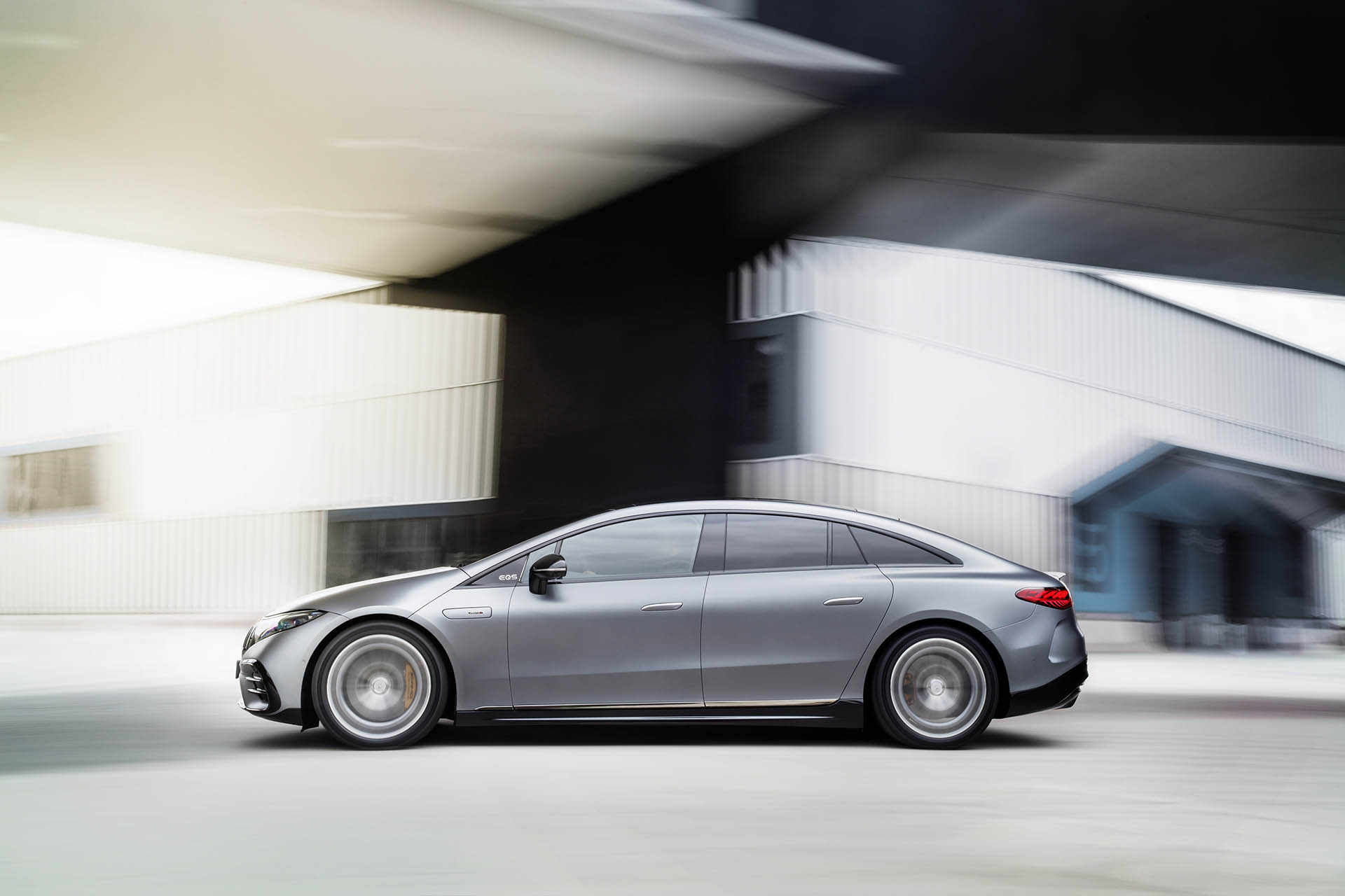 AMG 不只要開大的！Mercedes-AMG EQS 53 4MATIC+ 純電性能旗艦登場！