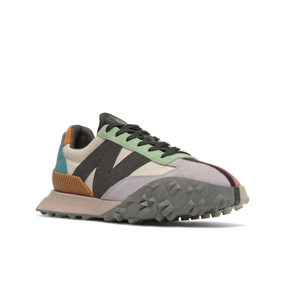 跟著老婆穿就對啦！IU 搶先實著 New Balance XC-72 詮釋新秋冬時尚穿搭，復古 574 也超美！