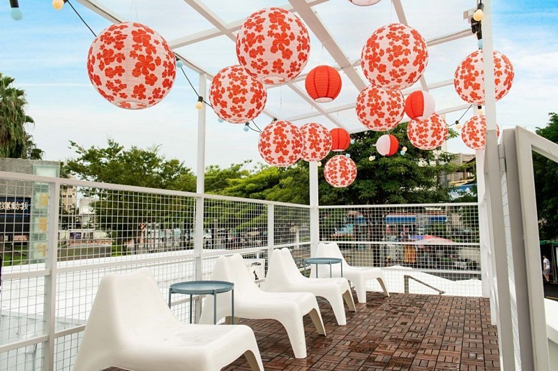 台灣才有！全球首座「IKEA Hej行動商店」落腳嘉義，白色貨櫃屋造型超吸睛再掀打卡熱