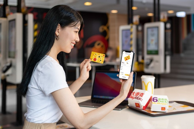 新版「麥當勞APP」即刻亮相！祭出三大好禮：登入送行動點點卡、經典套餐免費換