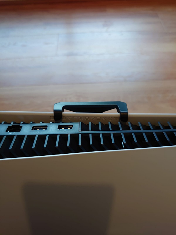 新版 Sony PS5 實機上手開箱！一個超貼心改動、Wi-Fi 表現提升，玩家哀嚎：缺貨問題解決了？！