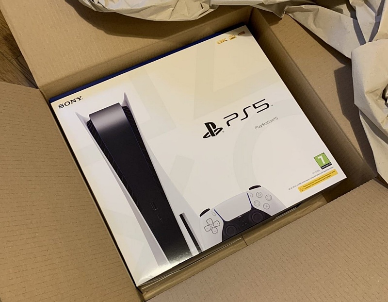 新版 Sony PS5 實機上手開箱！一個超貼心改動、Wi-Fi 表現提升，玩家哀嚎：缺貨問題解決了？！