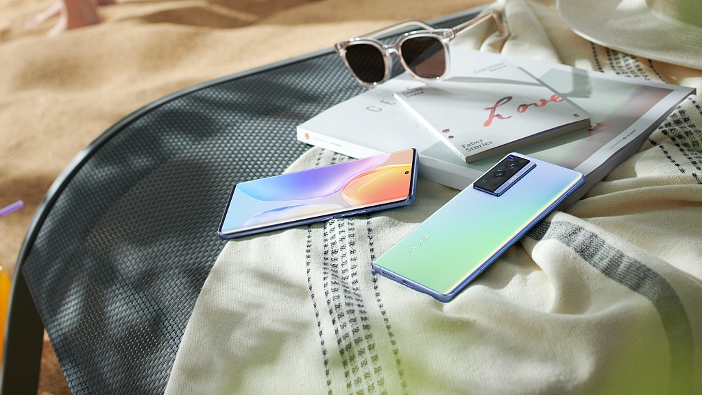 vivo X70 旗艦系列再進化：蔡司T*鍍膜認證、微雲台3.0、極夜錄影... 日夜都好拍好攝
