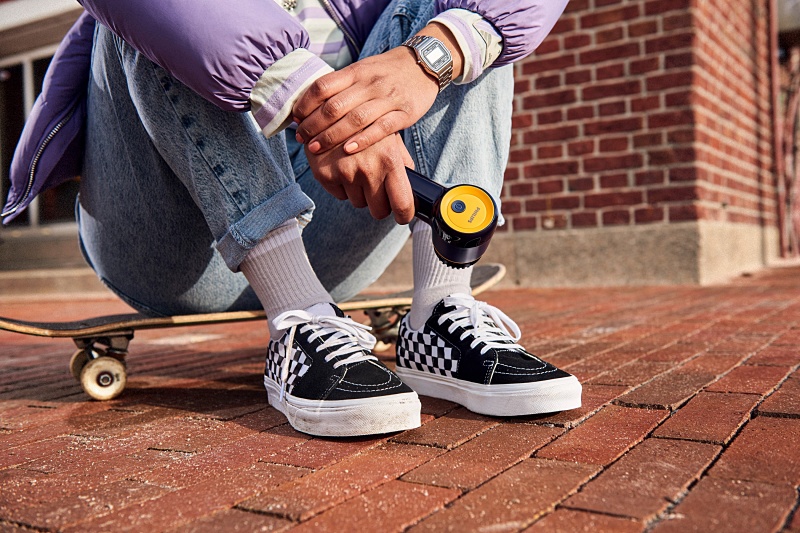 電動版洗鞋神器飛利浦「洗鞋小旋風」鞋槓青年必備！簡單 3 步驟刷出新亮度