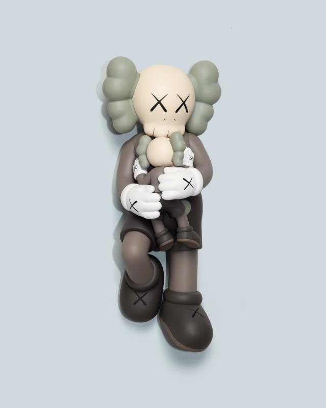 《KAWS:HOLIDAY》第七站著陸新加坡！全新愜意躺臥 COMPANION 公仔及週邊即將網上開搶！