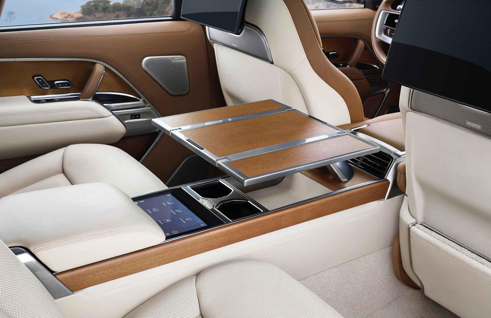 豪華休旅？還是它懂！Land Rover 新一代 Range Rover 王者降臨！