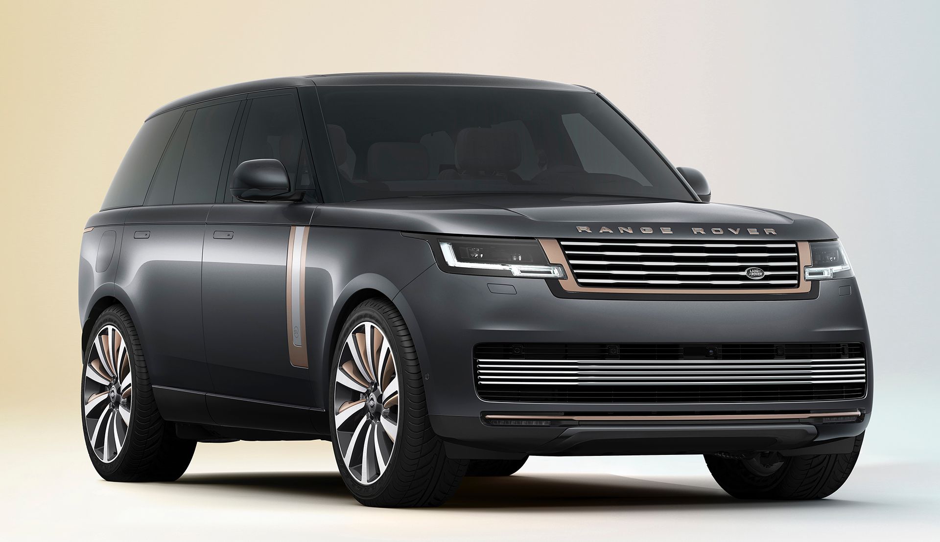 豪華休旅？還是它懂！Land Rover 新一代 Range Rover 王者降臨！
