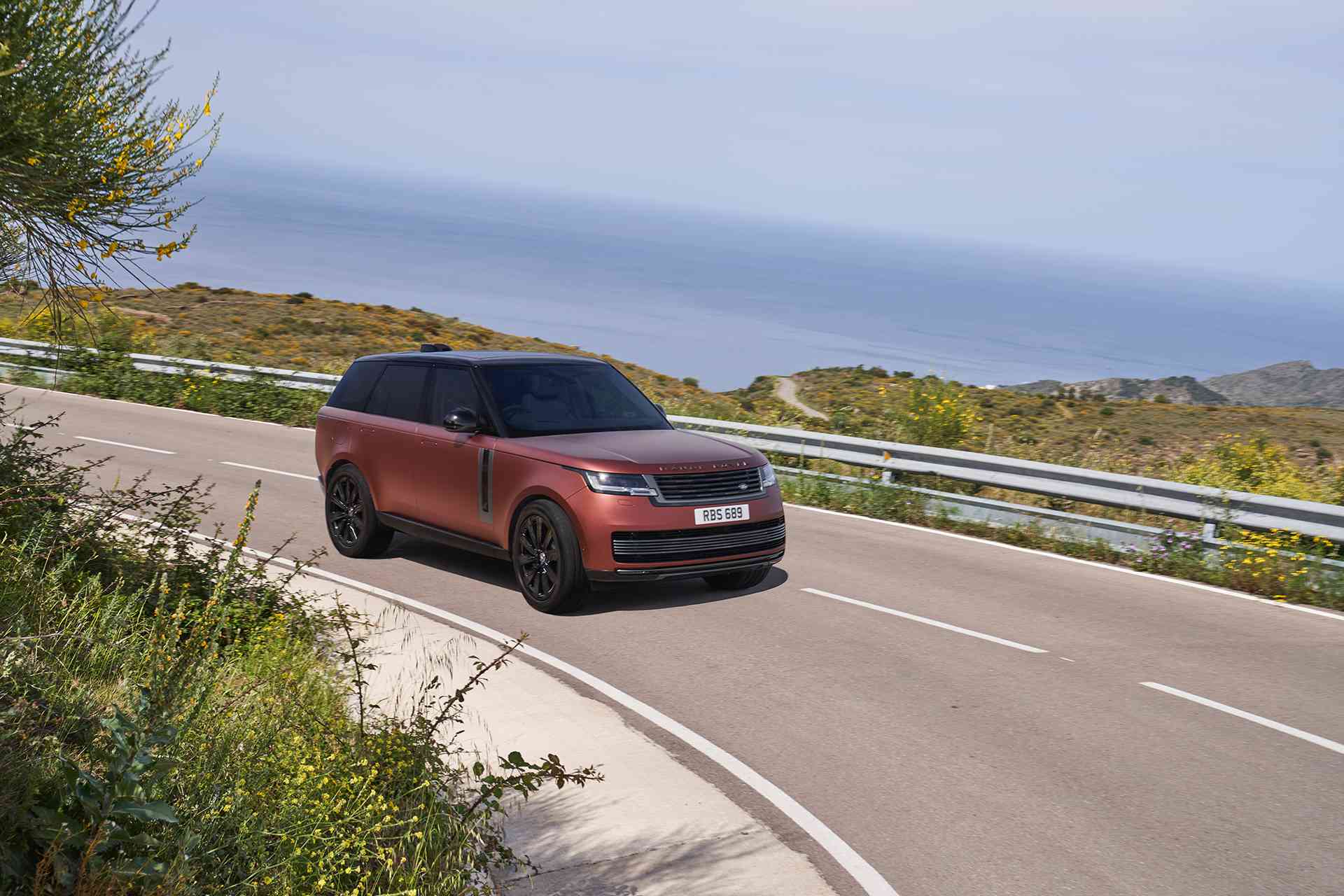 豪華休旅？還是它懂！Land Rover 新一代 Range Rover 王者降臨！