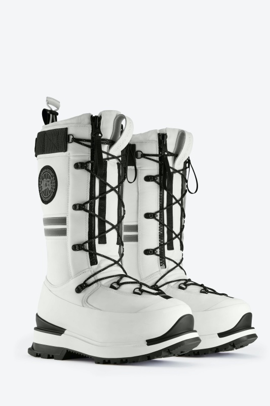 貝克漢二兒子 Romeo Beckham 率先演繹！ CANADA GOOSE 首度重磅發表 Footwear 鞋履系列