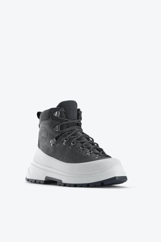 貝克漢二兒子 Romeo Beckham 率先演繹！ CANADA GOOSE 首度重磅發表 Footwear 鞋履系列