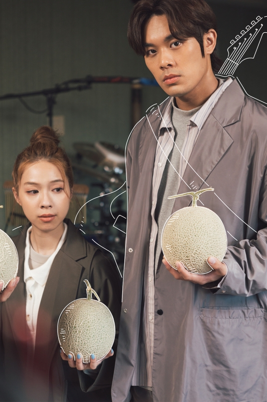 重磅人氣續作！ mouggan x plain-me 全新聯乘登場，邀來告五人打造 Lookbook ！