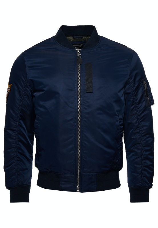 五倍券就花在這！ SUPERDRY 冒險魂全新秋冬重磅回歸，經典不敗 MA-1 細節滿載！