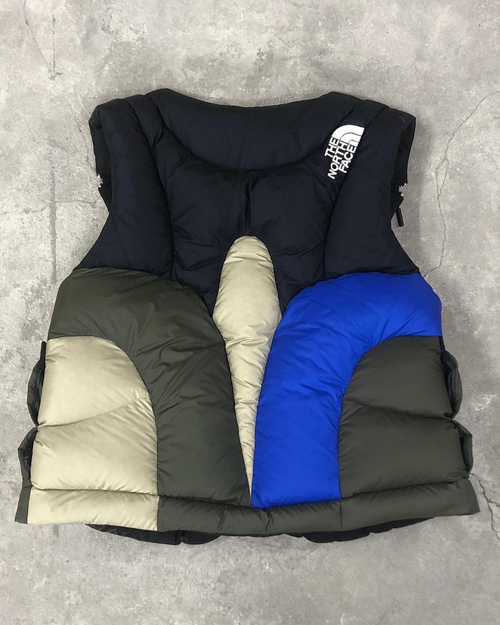 這帥度直接登頂！用回收材料打造的 WYTZE x THE NORTH FACE 聯名羽絨背心登場