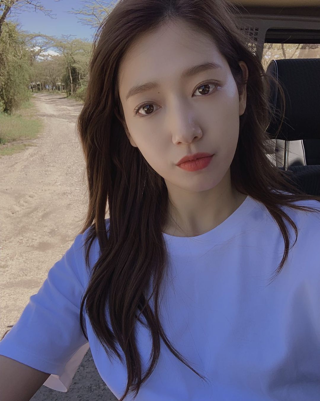 雙囍臨門！用 7 點帶你認識最美未婚妻、業界最想合作演員「朴信惠」，出道、認愛全過程一次看！